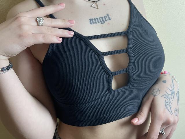 ElleBloom - Live porn &amp; sex cam - 24098141