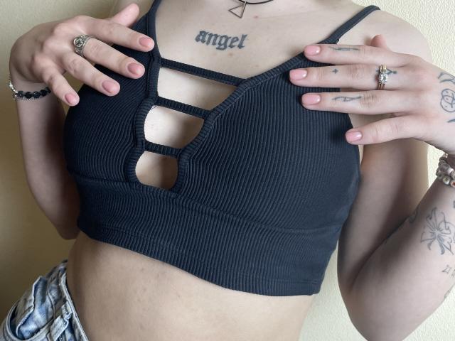 ElleBloom - Live porn &amp; sex cam - 24098153