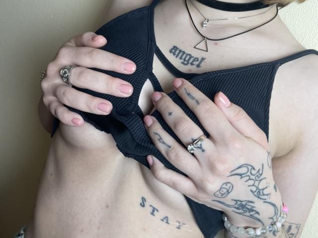 ElleBloom - Live porn &amp; sex cam - 24098313