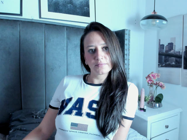 ThaliaValmont - Live sex cam - 24113345