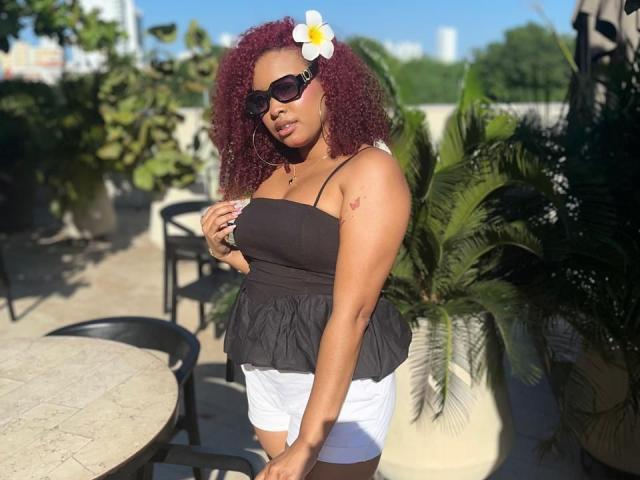 GoddesAthenaa - פורנו בשידור חי ומצלמת סקס - 24120409