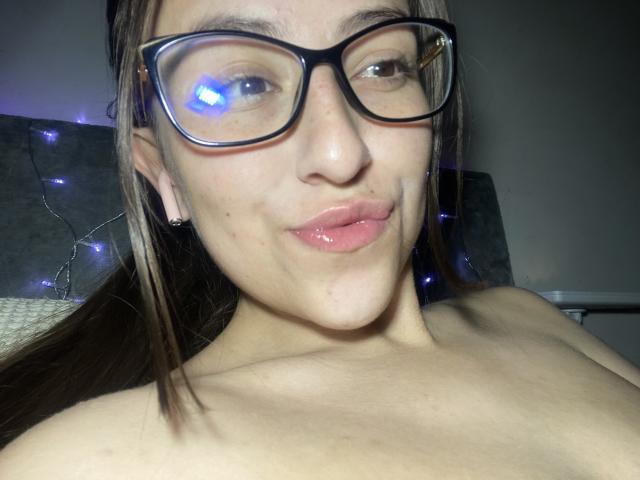 KatiaRogers - Sexe cam en vivo - 24121057