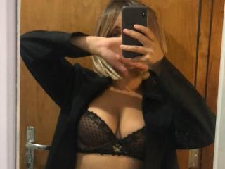 BellaCristine - Live porn &amp; sex cam - 24132369
