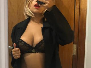 BellaCristine - Live porn &amp; sex cam - 24132381