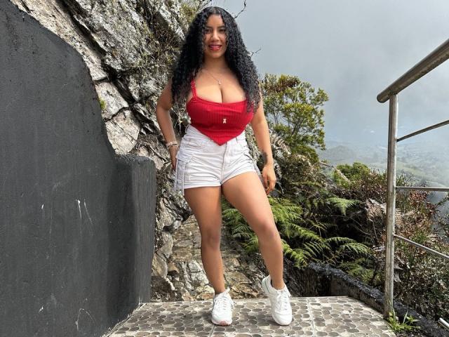 SerenaWillow - Live sex cam - 24137033