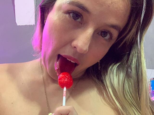 SaritaCaramel - Live porn &amp; sex cam - 24143545