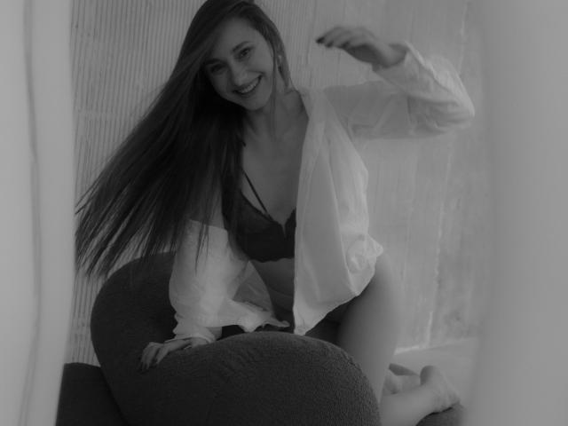 LaraSweetyHot - Live porn &amp; sex cam - 24155245