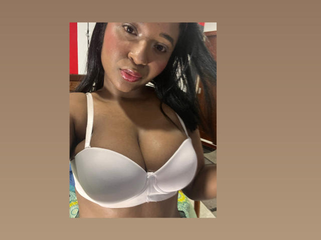 MelanyScoth - Élő pornó és szexkamera - 24161429