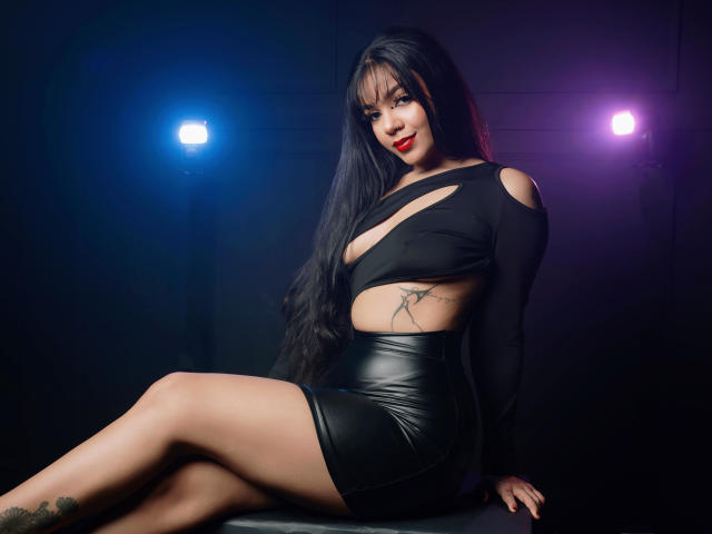 ValentinaMathews - ライブポルノ&amp;セックスカム - 24162385