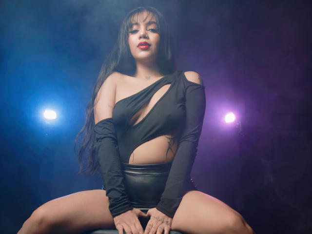 ValentinaMathews - Live porn &amp; sex cam - 24162401