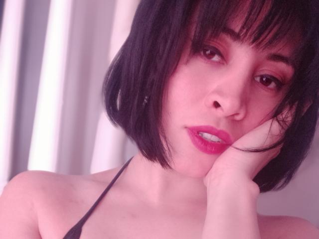 IsisDiosa - Élő pornó és szexkamera - 24169145