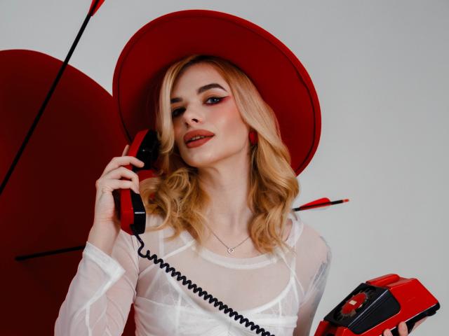 AdeleClifford - Live porn &amp; sex cam - 24175761