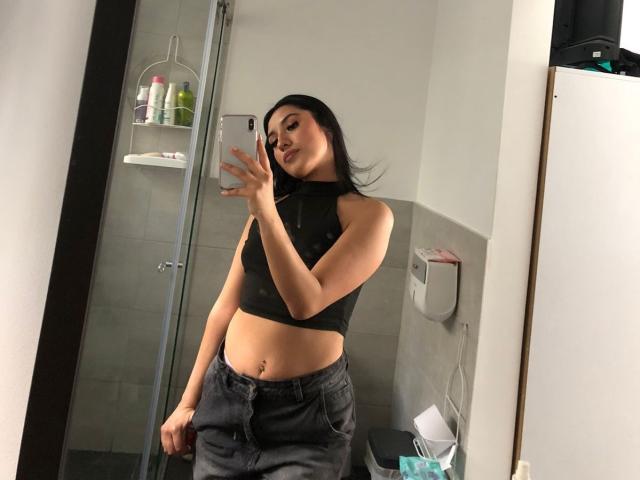 NickiClark - Live sex cam - 24176073