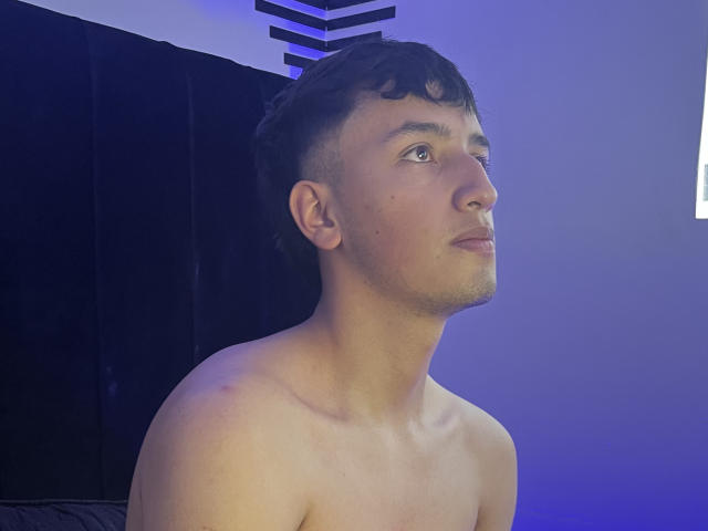 DarkSkinned - сексуальная веб-камера в реальном времени - 24179141