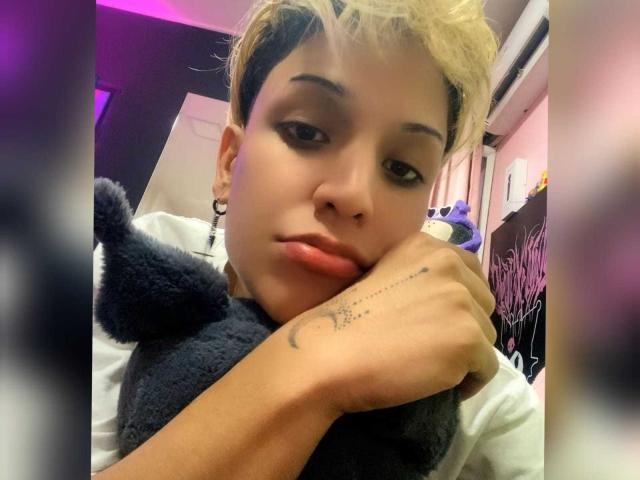 ChiaraGala - Live porn &amp; sex cam - 24193529