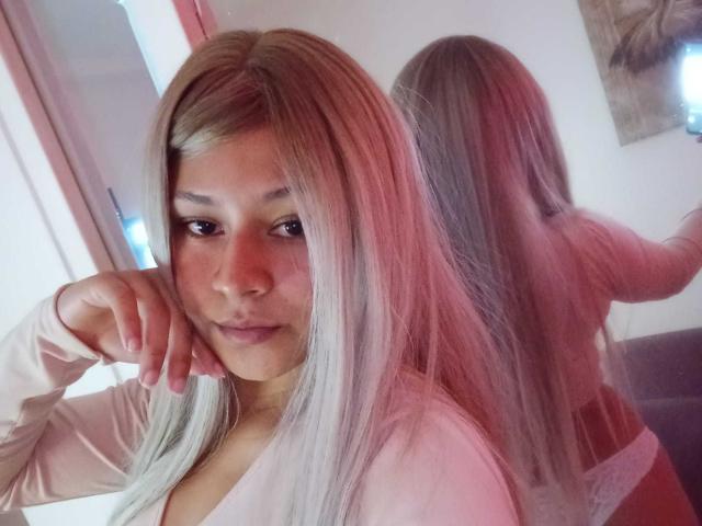 SofiaPassione - Live porn &amp; sex cam - 24221113