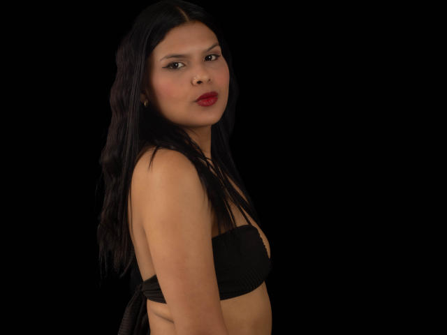 PaolaCute69 - Sexe cam en vivo - 24222445