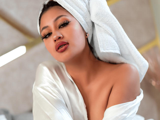 CollinsLeyla - Live porn &amp; sex cam - 24228709