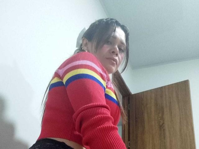 LuciHotDesire - Sexe cam en vivo - 24231553