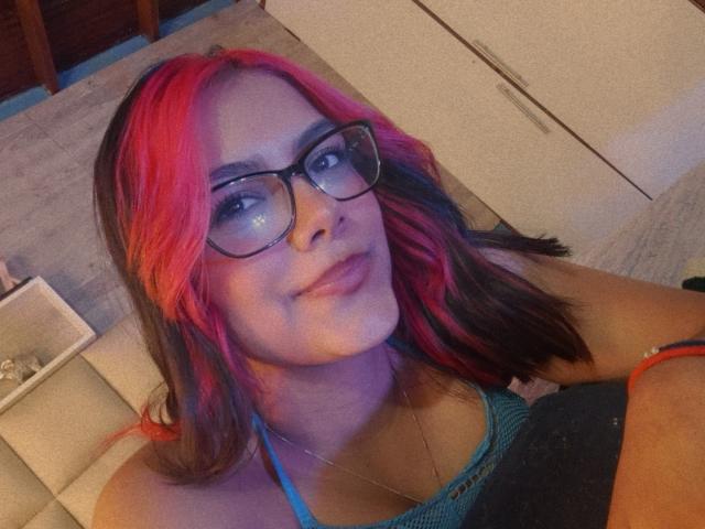 EmilyRobeerts - Live porn &amp; sex cam - 24232321