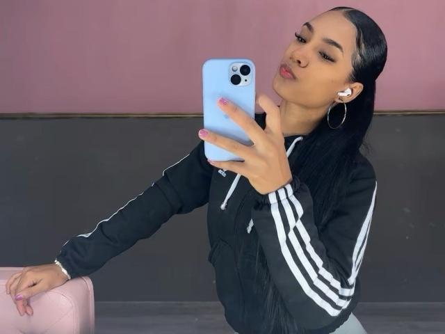 NatashaLewis - Sexe cam en vivo - 24236589