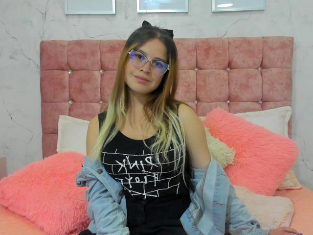 MelaniBecker - Live porn &amp; sex cam - 24242369