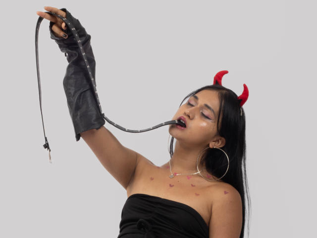 SheWolfSabriina - Camera khiêu dâm &amp; quyến rũ trực tiếp - 24247065