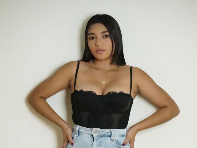 MichelleCeratti - Live porn &amp; sex cam - 24252489