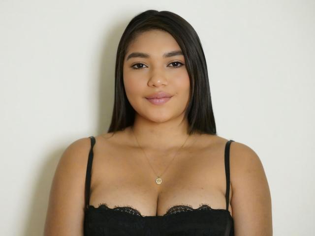 MichelleCeratti - Live porn &amp; sex cam - 24252513