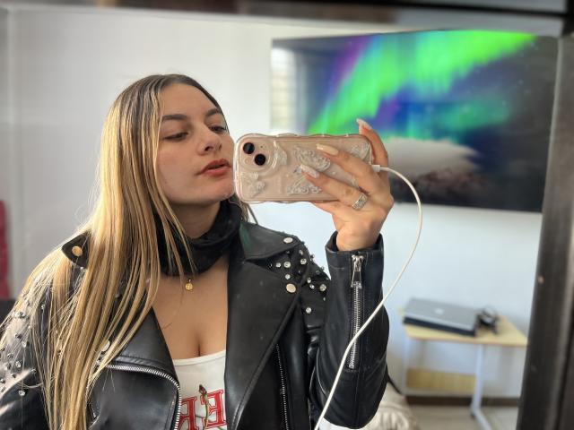 AtheneaRossi - Live porn &amp; sex cam - 24272789