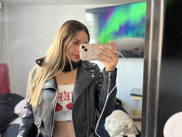 AtheneaRossi - Live porn &amp; sex cam - 24272801