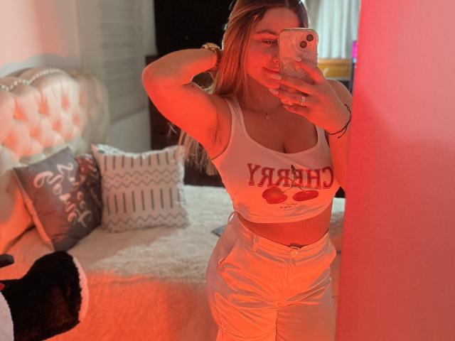 AtheneaRossi - Live porn &amp; sex cam - 24273197