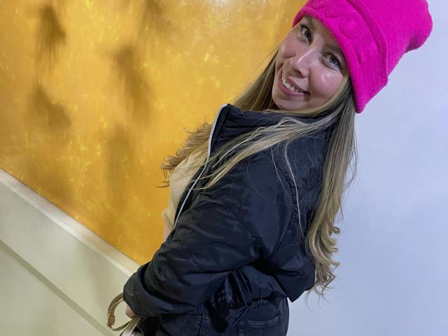 JennyLawry - Live sex cam - 24275809