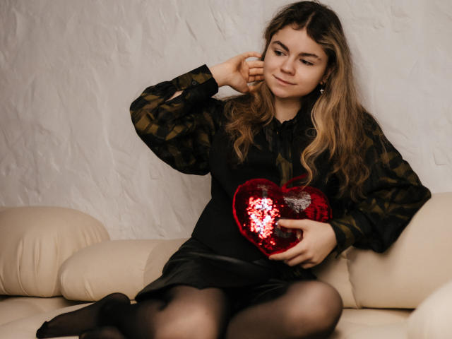 TinaRedly - сексуальная веб-камера в реальном времени - 24281217