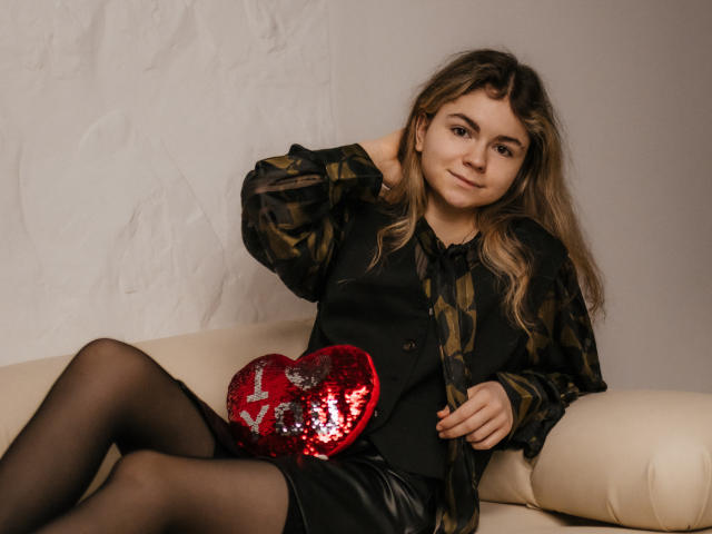 TinaRedly - Live porn &amp; sex cam - 24281397