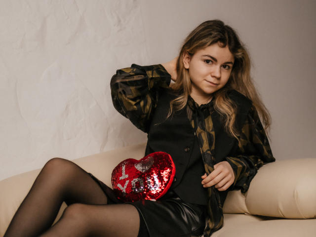 TinaRedly - Live porn &amp; sex cam - 24281401