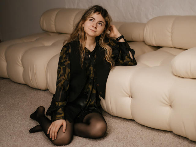 TinaRedly - Live sex cam - 24281529