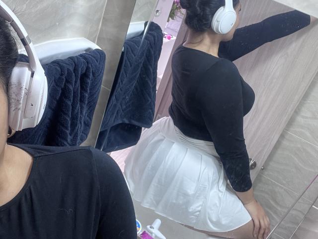 ShiaraRussi - Live porn &amp; sex cam - 24289917