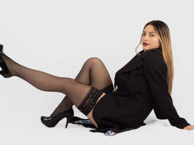 AtheneaRossi - Live sex cam - 24292261