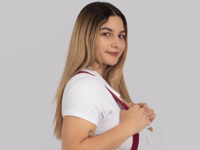 AtheneaRossi - Live sex cam - 24292737