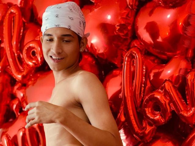 TheoStevens - Live porn &amp; sex cam - 24301661