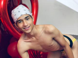 TheoStevens - Live sex cam - 24301665