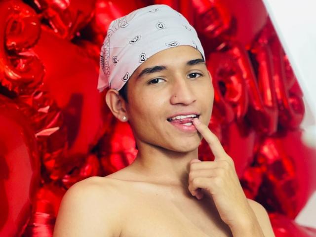 TheoStevens - Live sex cam - 24301717