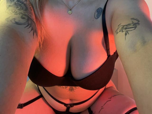AtheneaRossi - Live Sex Cam - 24307029