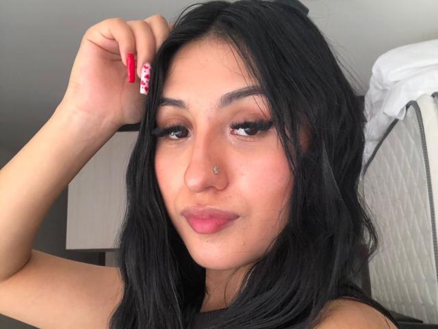 NickiClark - Élő pornó és szexkamera - 24315489