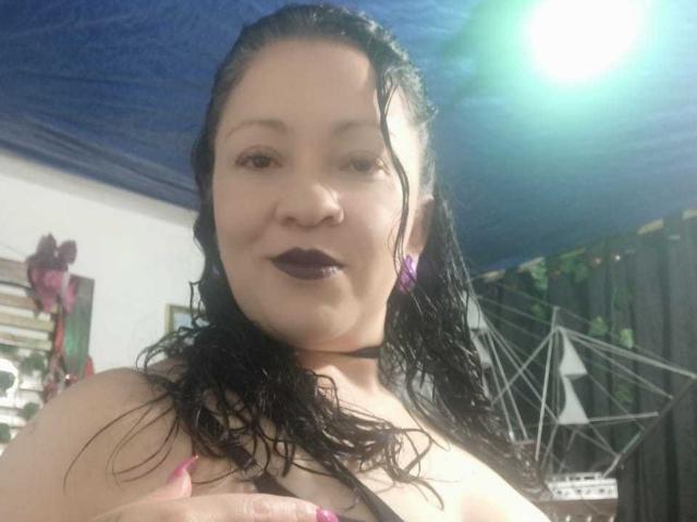 CharloteEzra - פורנו בשידור חי ומצלמת סקס - 24319489