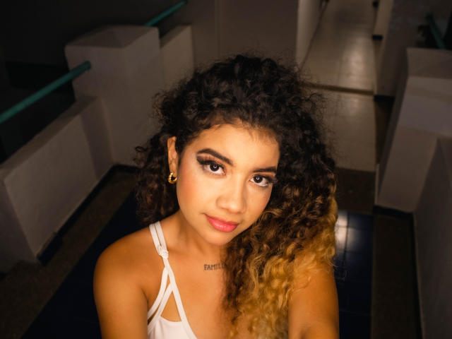 LizzaTaila - Live sex cam - 24319969