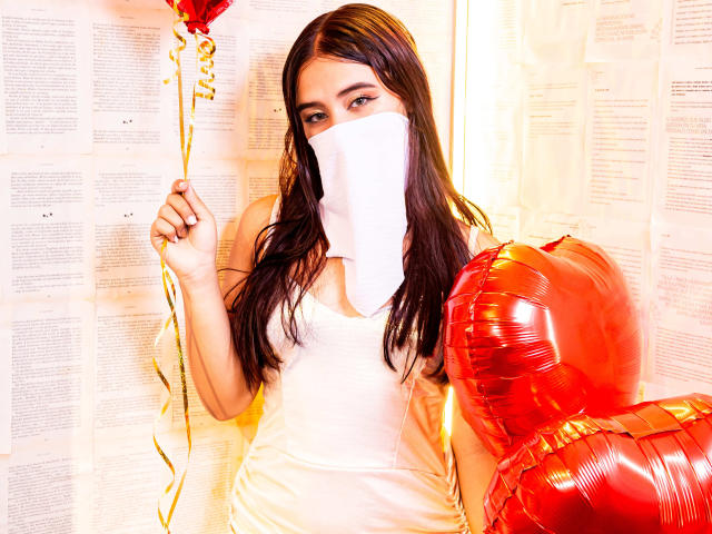 EmyXCute - сексуальная веб-камера в реальном времени - 24322409