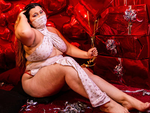 SalmaAzaman - Porno na żywo i seks kamera - 24323837