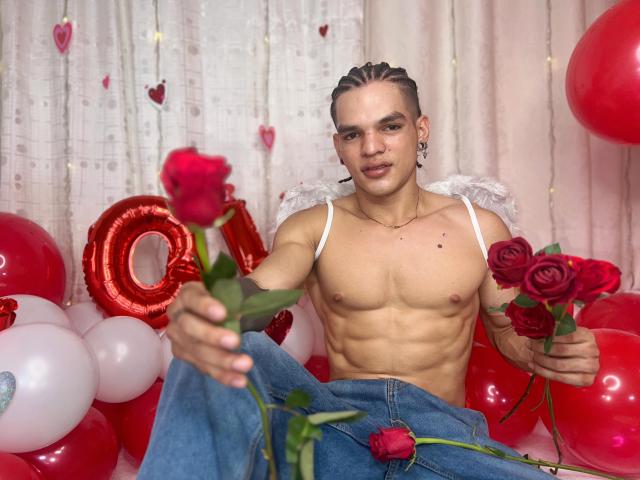 AlexBernal - Live porn &amp; sex cam - 24327837